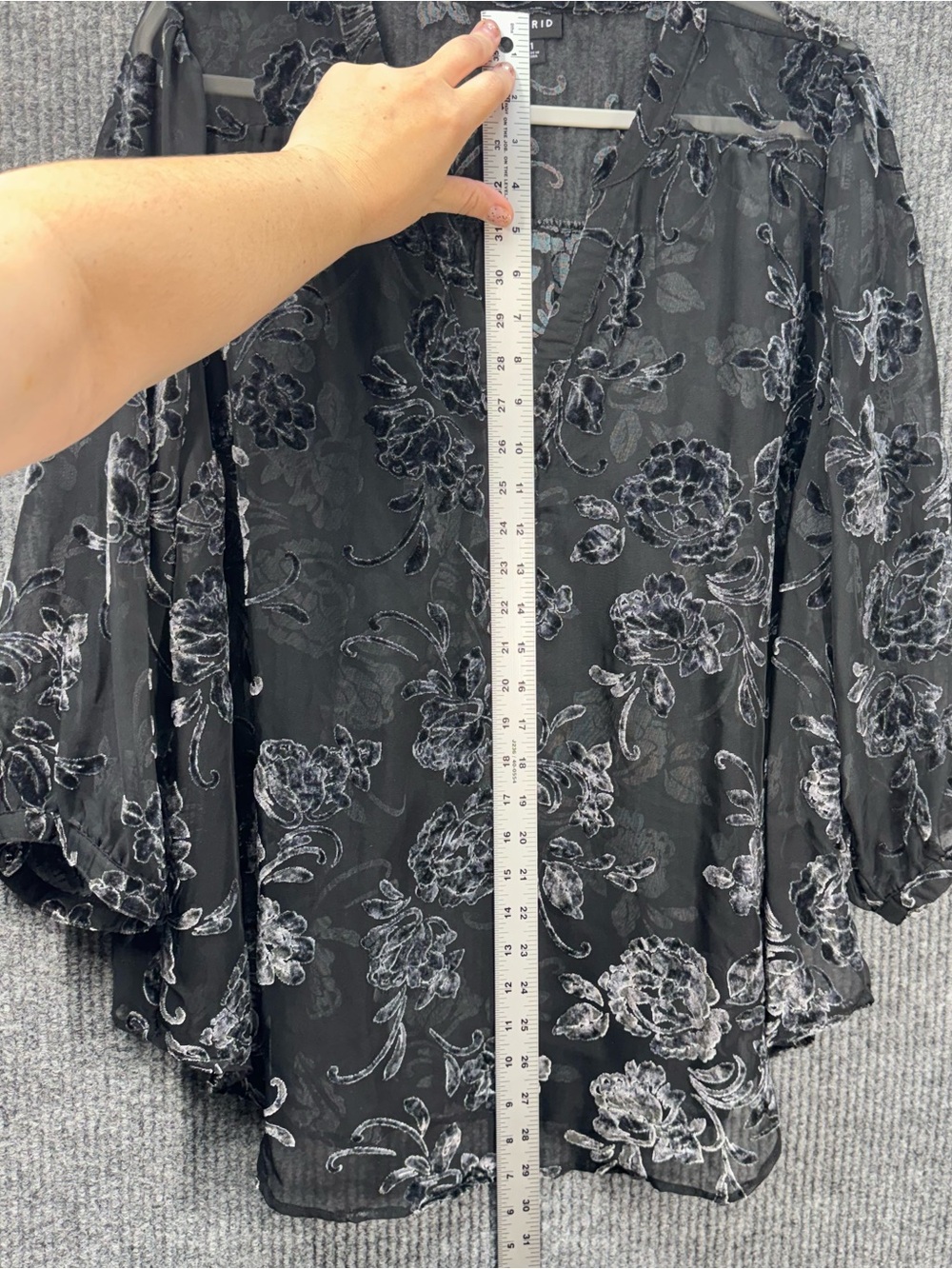 Torrid Burnout Velvet Sheer Top Womens 1 Black Floral Harper 3/4 Sleeve V-Neck - Picture 10 of 11